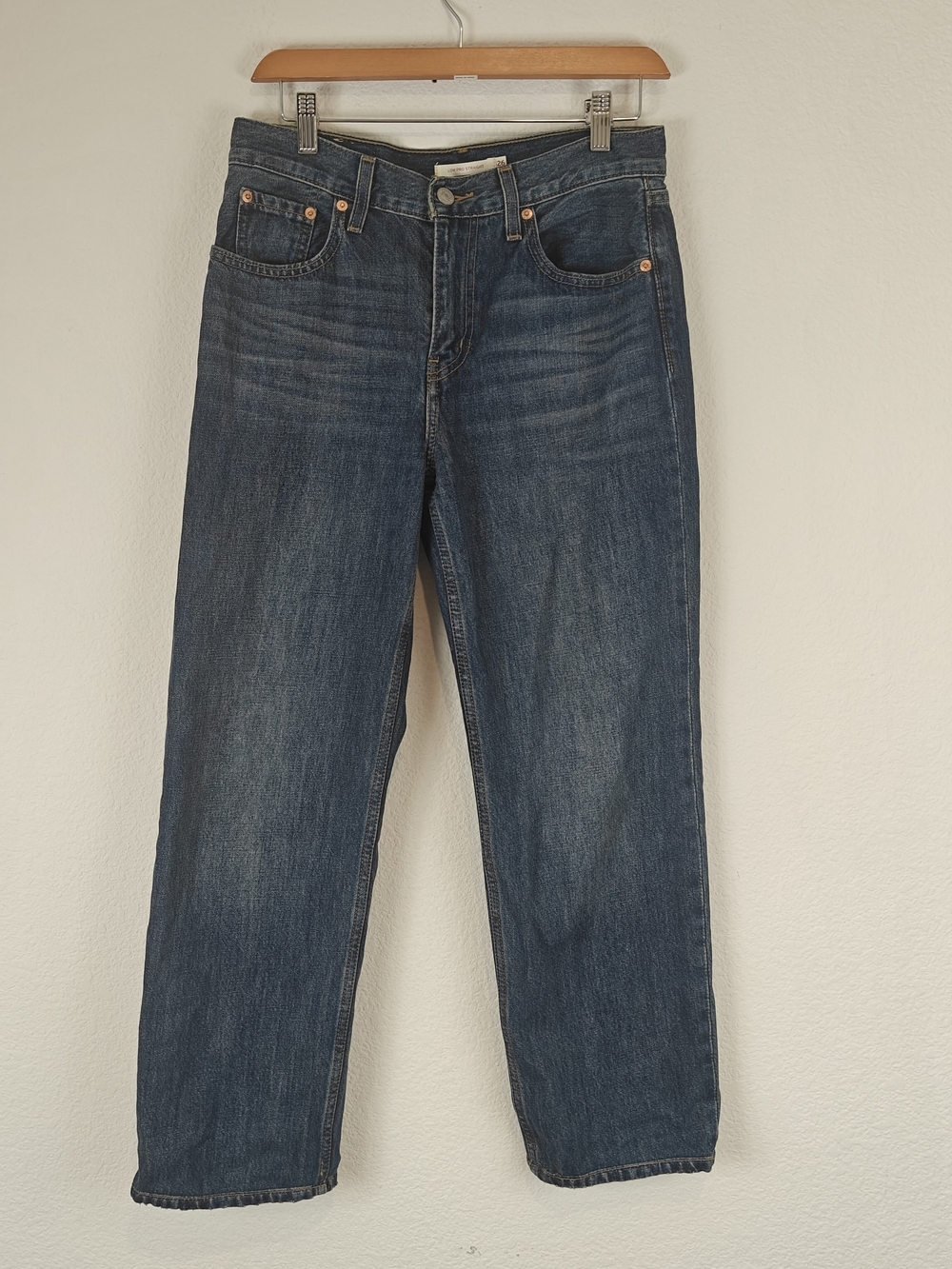 Levi’s Low Pro Straight Jeans Women’s 26 Medium Wash Denim NWOT Y2K Casual Chic